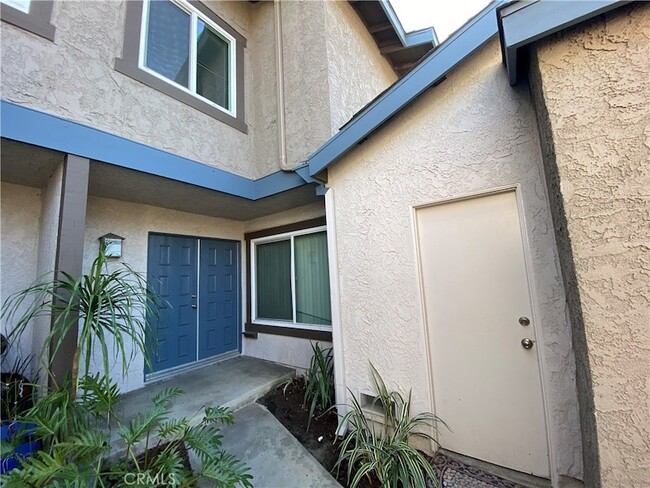 20130 Village Green Dr in Lakewood, CA - Building Photo - Building Photo