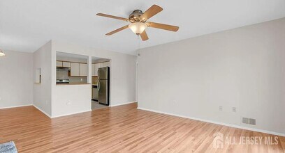 421 Lancaster Ct in Piscataway, NJ - Building Photo - Building Photo