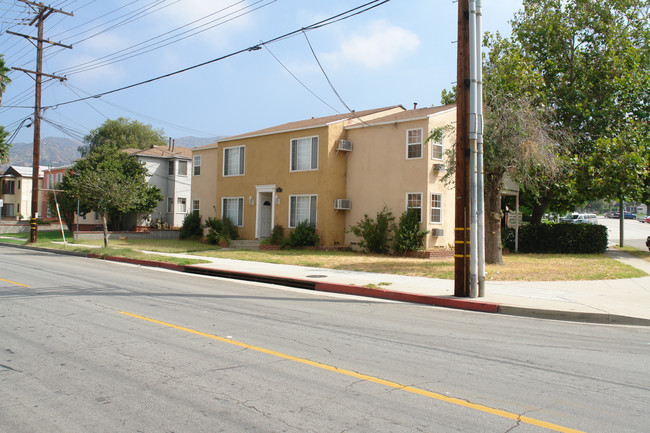 1600 Scott Rd in Burbank, CA - Building Photo - Building Photo