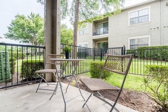Prestonwood Hills in Plano, TX - Foto de edificio - Building Photo