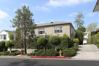 633 Midvale Ave in Los Angeles, CA - Building Photo - Building Photo