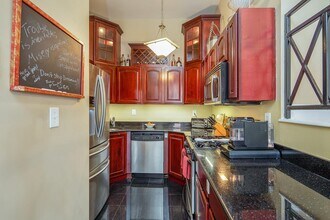 211 14th St in Hoboken, NJ - Building Photo - Building Photo