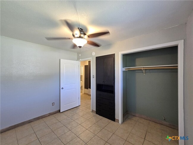 212 E Valley Rd