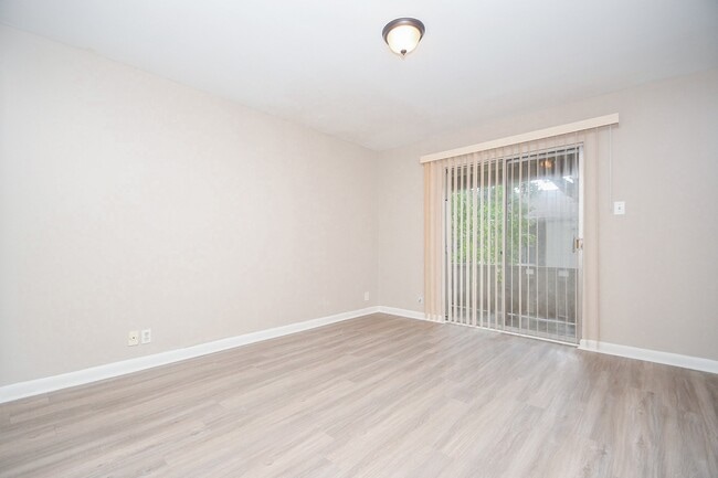 2585 Marilee Ln