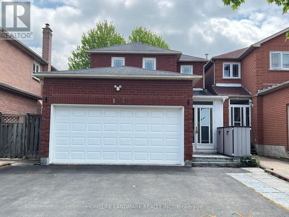 143 Mary Pearson Dr in Markham, ON - Building Photo