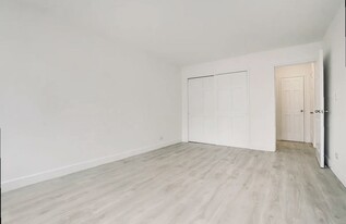 315 W 48th St, Unit 9F in New York, NY - Building Photo