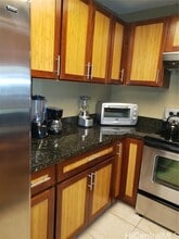 350 Mananai Pl in Honolulu, HI - Building Photo - Building Photo