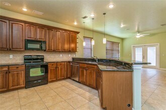 10426 La Mirage Ct in Tampa, FL - Building Photo - Building Photo