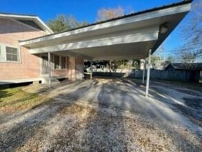 704 E Thomas St in Hammond, LA - Foto de edificio - Building Photo