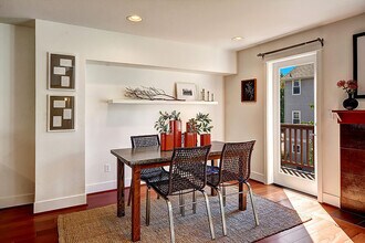 9017 Stone Ave N in Seattle, WA - Building Photo - Building Photo