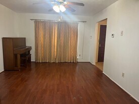 10923 Concho St in Houston, TX - Building Photo