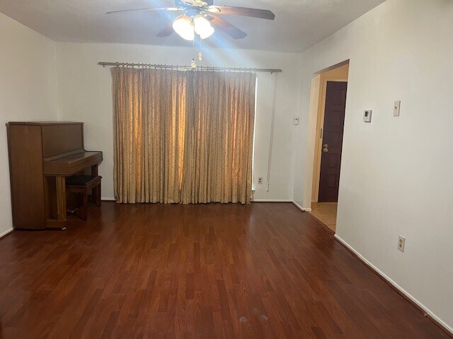 10923 Concho St in Houston, TX - Building Photo