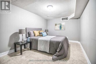 11 Carisbrooke Square in Toronto, ON - Building Photo - Building Photo