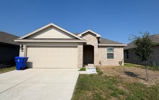2313 Restful Ln in Corpus Christi, TX - Building Photo