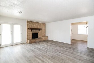 1822 El Paso St in Lewisville, TX - Building Photo - Building Photo