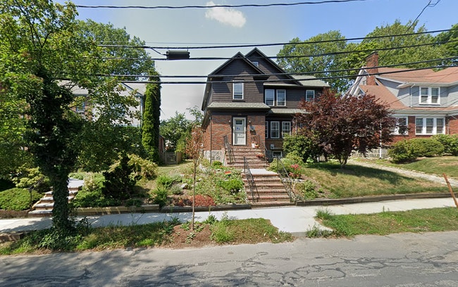 203 Ellery Ct, Unit 1 in Chestnut Hill, MA - Building Photo - Building Photo