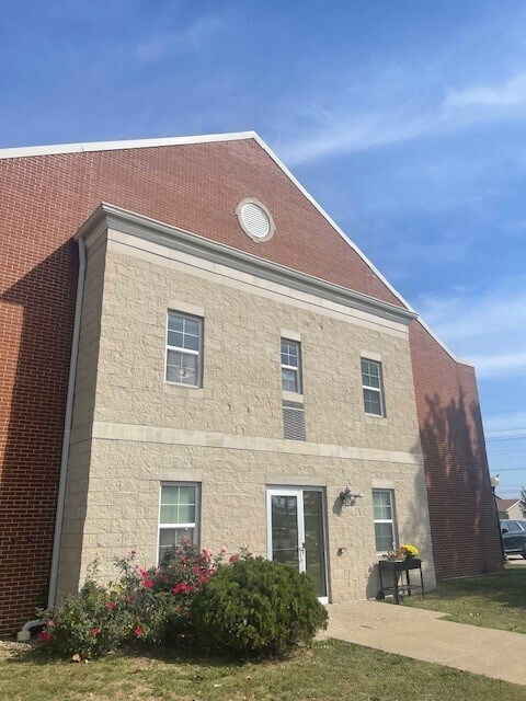Nemitz Hall in Mount Pleasant, IA - Building Photo - Building Photo