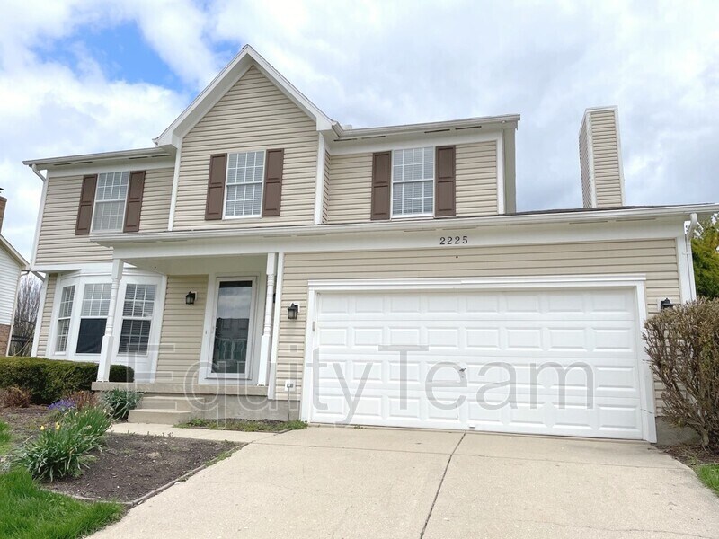 2225 Rosina Dr in Miamisburg, OH - Building Photo