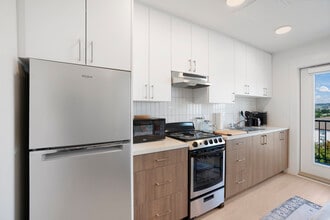 The Woods at Willow Park in Kelowna, BC - Building Photo - Building Photo