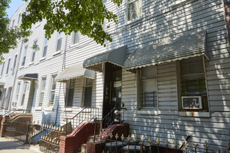 247 Himrod St in Brooklyn, NY - Building Photo - Interior Photo