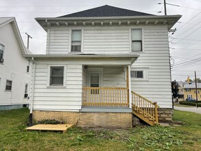 825 Union St in Ashland, OH - Building Photo - Building Photo