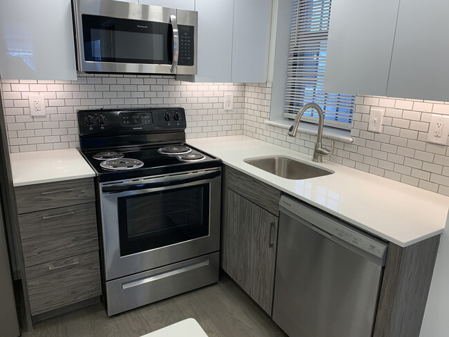 70 Queensberry St, Unit 2 in Boston, MA - Building Photo - Building Photo