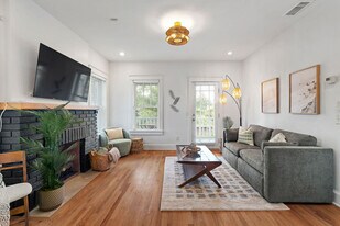 211 Arpieka Ave in St. Augustine, FL - Building Photo