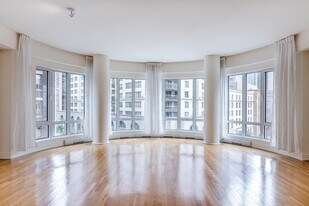 2000 Drummond St in Montréal, QC - Building Photo