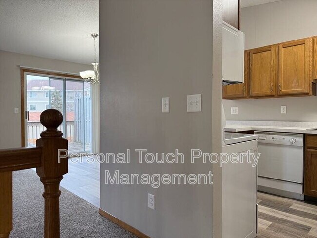 2510 Amber Valley Ct S in Fargo, ND - Building Photo - Building Photo