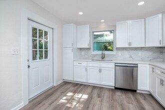 14744 Sunset Dr in Largo, FL - Building Photo - Building Photo