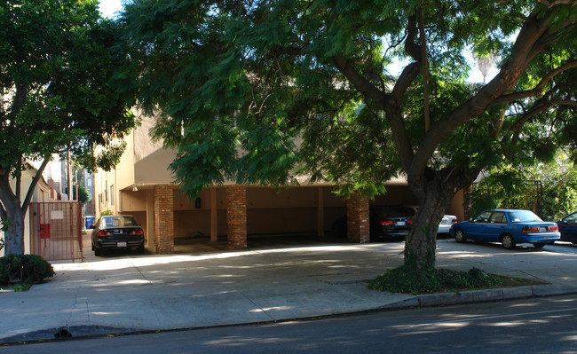 1390 Veteran Ave in Los Angeles, CA - Building Photo - Building Photo