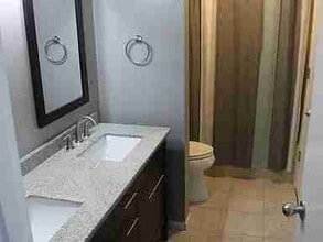 1600 Eastridge Dr in Anchorage, AK - Foto de edificio - Building Photo