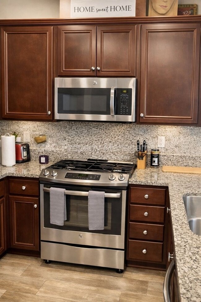 40402 Calle Real in Murrieta, CA - Building Photo - Building Photo