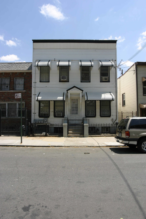 351 Linwood St in Brooklyn, NY - Foto de edificio