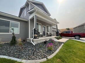 395 Elouise Cobell St in Helena, MT - Building Photo - Building Photo