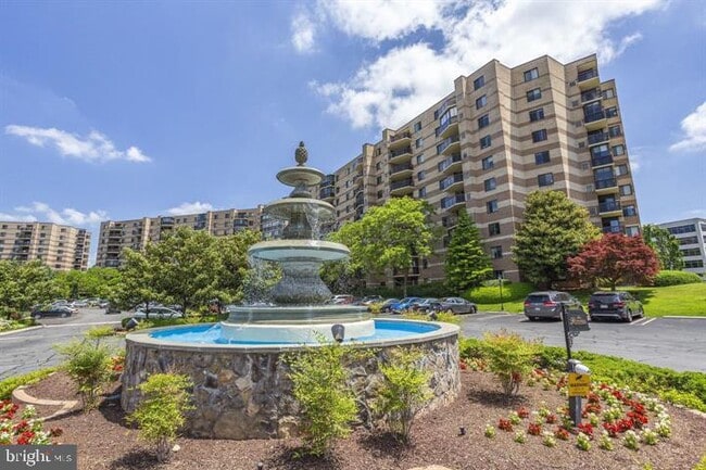 8360 Greensboro Dr in McLean, VA - Building Photo - Building Photo