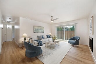 Brentwood Village Apartments in Turlock, CA - Building Photo - Building Photo