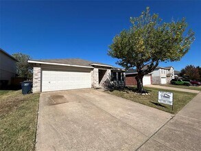 5317 Los Altos Rd in Fort Worth, TX - Foto de edificio - Building Photo