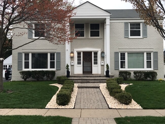 property at 997 Henrietta St