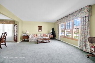 2344 Appleby Dr in Wheaton, IL - Building Photo - Building Photo