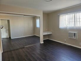 The Spot on 30th Street in Los Angeles, CA - Building Photo