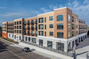 Monarch on Main in Sun Prairie, WI - Building Photo