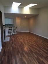 1374 E Wyndham Cir, Unit 202 in Palatine, IL - Building Photo - Building Photo