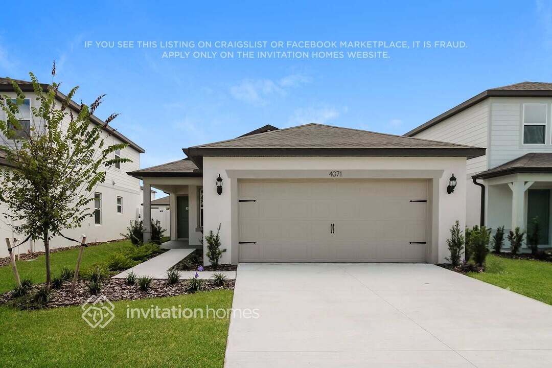 4071 Obsidian Dr in Spring Hill, FL - Foto de edificio