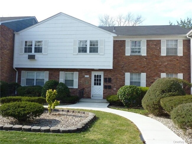 property at 133 Doxbury Ln