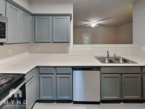 2650 Parrish Ct in Stonecrest, GA - Foto de edificio - Building Photo