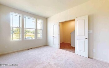 7618 Fair Ln in Louisville, KY - Building Photo - Building Photo
