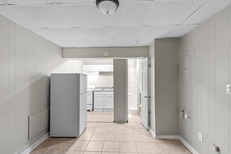 McCormic II Apartments in Birmingham, AL - Foto de edificio - Interior Photo