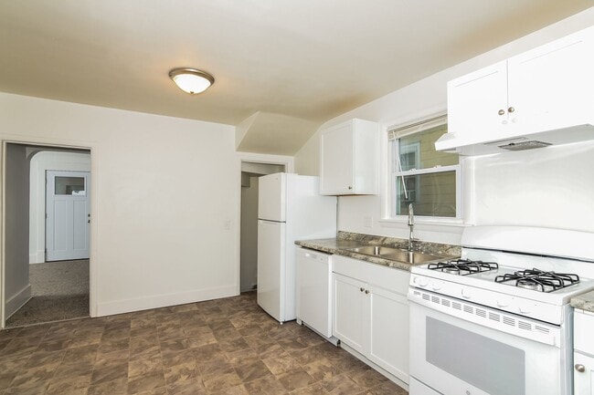 property at 250 N Irving Ave