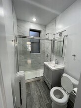 631 W Roscoe St in Chicago, IL - Building Photo - Building Photo